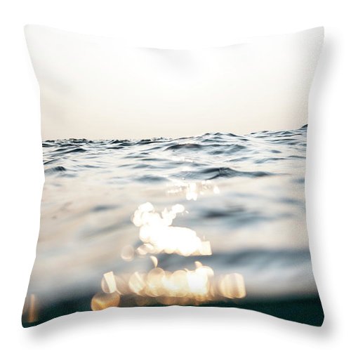 Tahoe Shimmering smoke - Throw Pillow